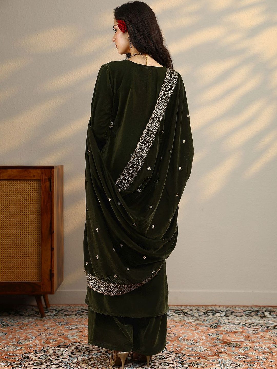 Dhiyona LL Ethnic Motifs Embroidered Thread Work Straight Velvet Kurta With Palazzos & Dupatta