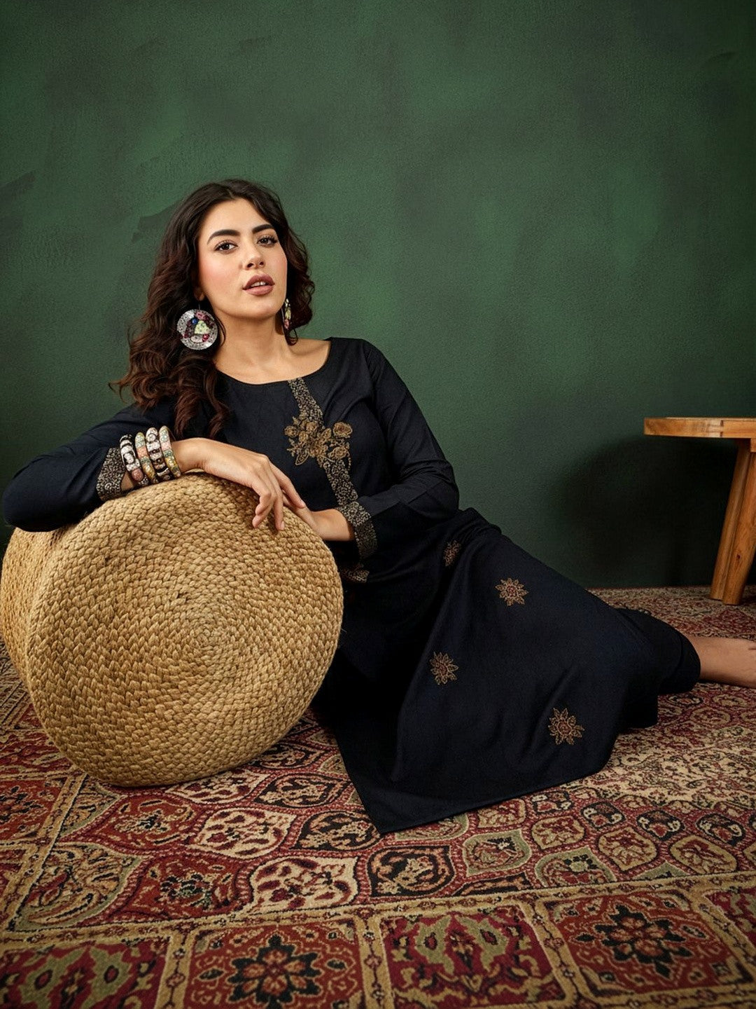 Printed Round Neck Kurta & Trousers Kurta Sets