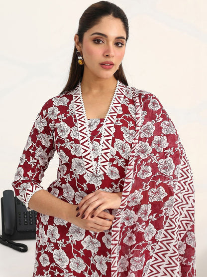 Women Floral Printed Regular Kurta with Trousers & With Dupatta