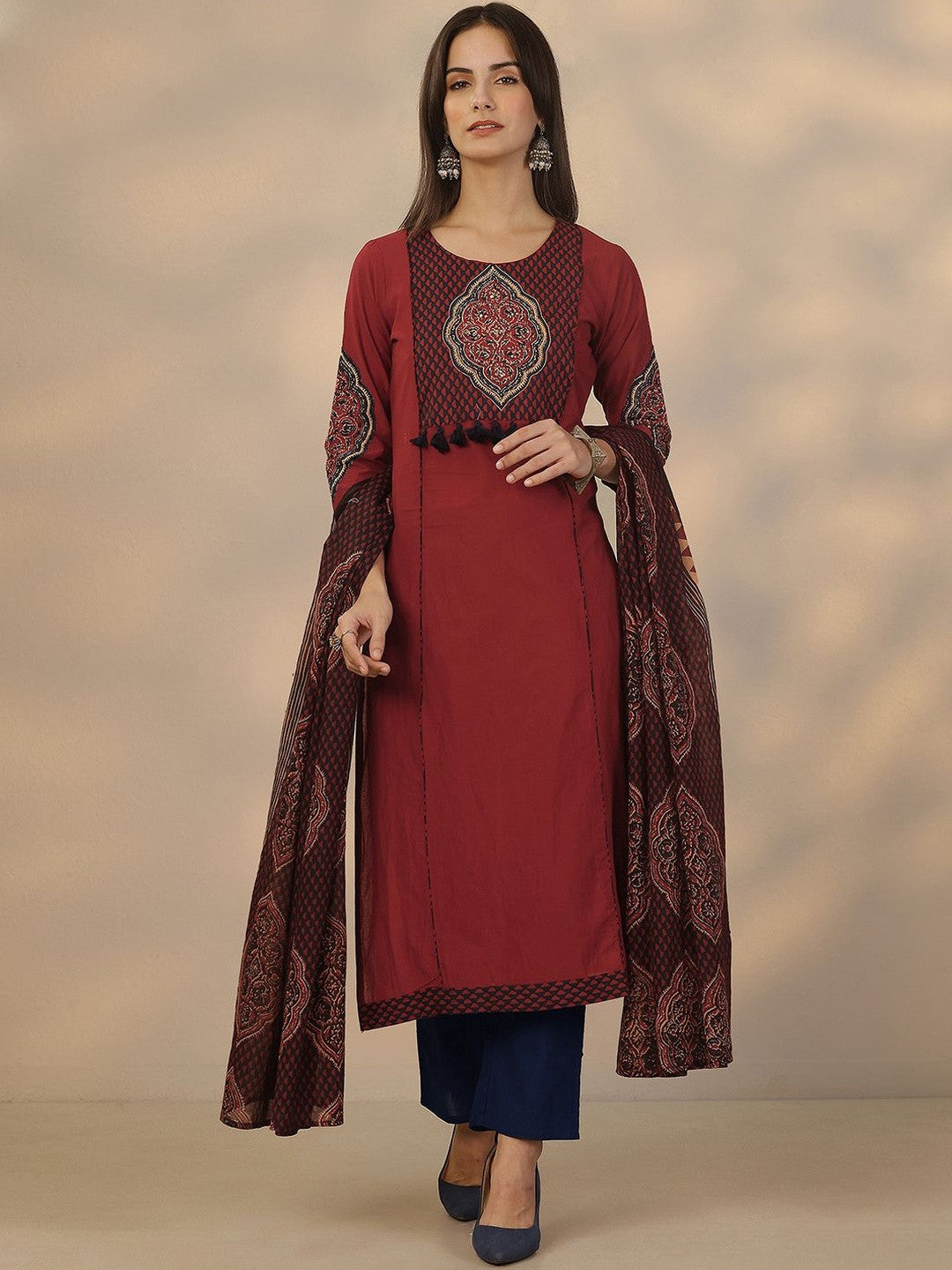 Women Ethnic Motifs Printed Regular Kurta with Trousers & With Dupatta