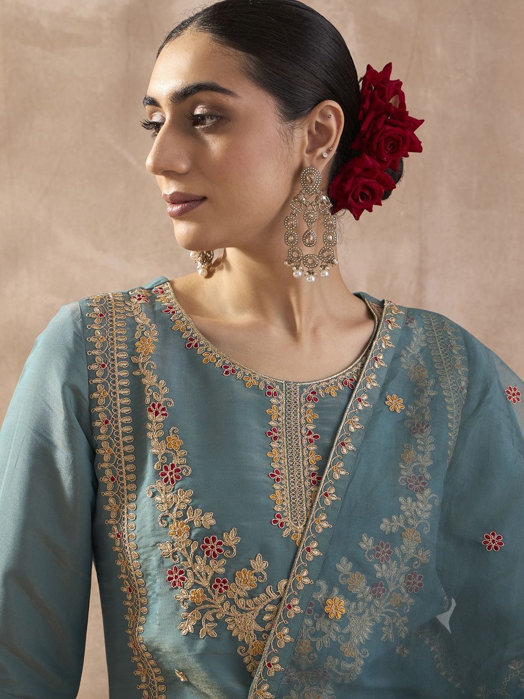 Ethnic Motifs Embroidered Round Neck Thread Work Kurta & Palazzos With Dupatta