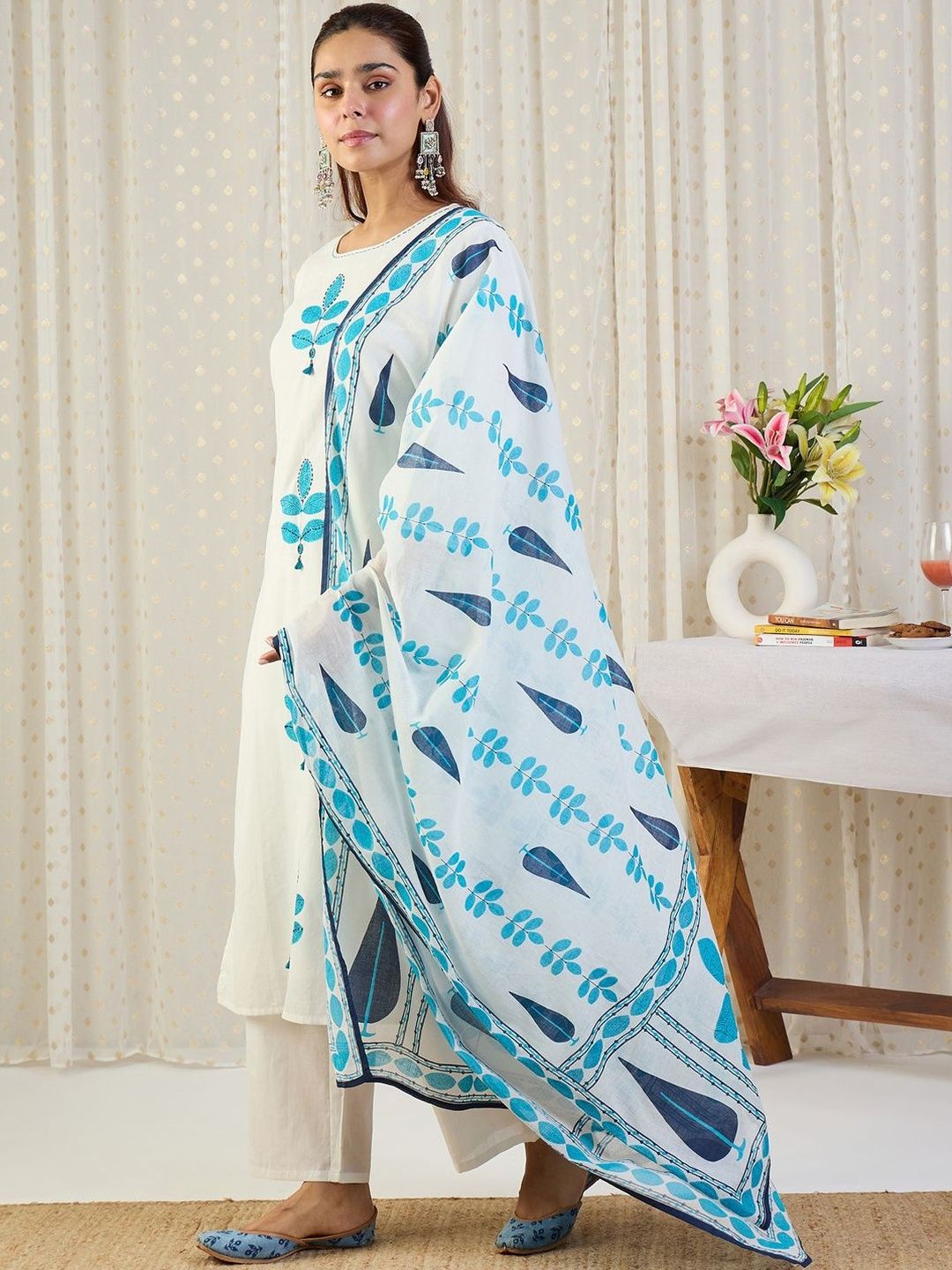 Ethnic Motifs Embroidered Thread Work Pure Cotton Kurta With Trousers & Dupatta