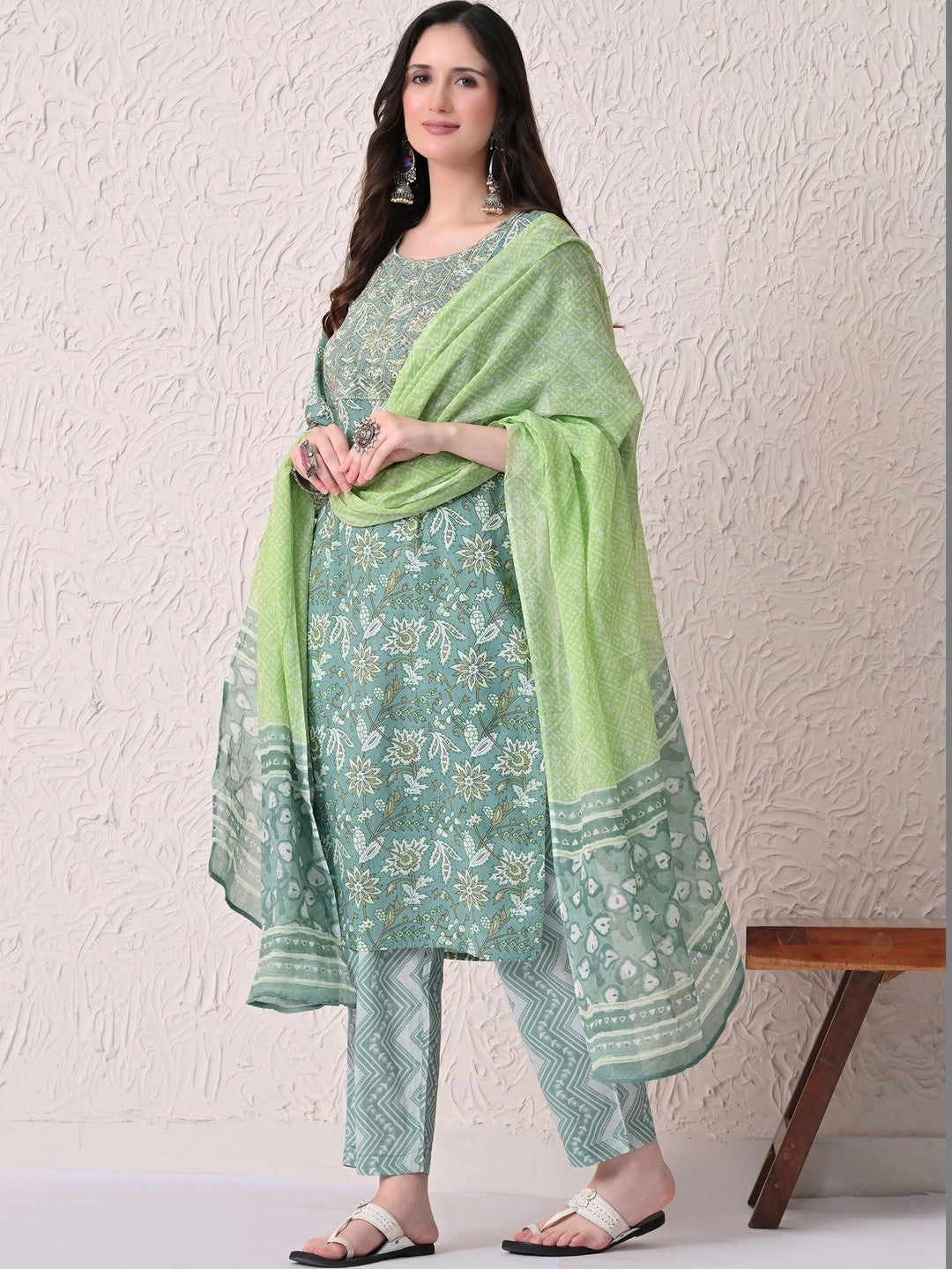 Women Floral Printed Regular Thread Work Pure Cotton Kurta with Palazzos & With Dupatta
