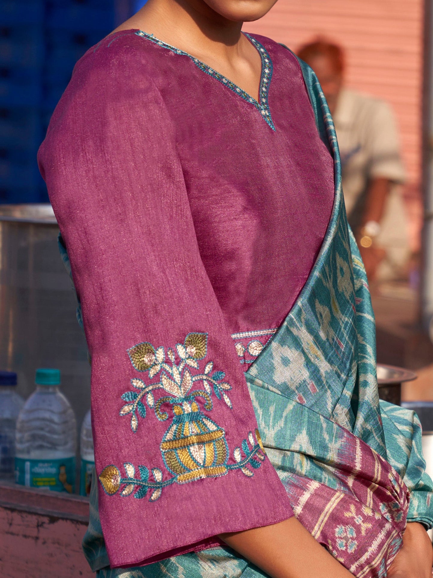 Women's Silk Blend Blue Printed Designer Saree With Blouse Piece
