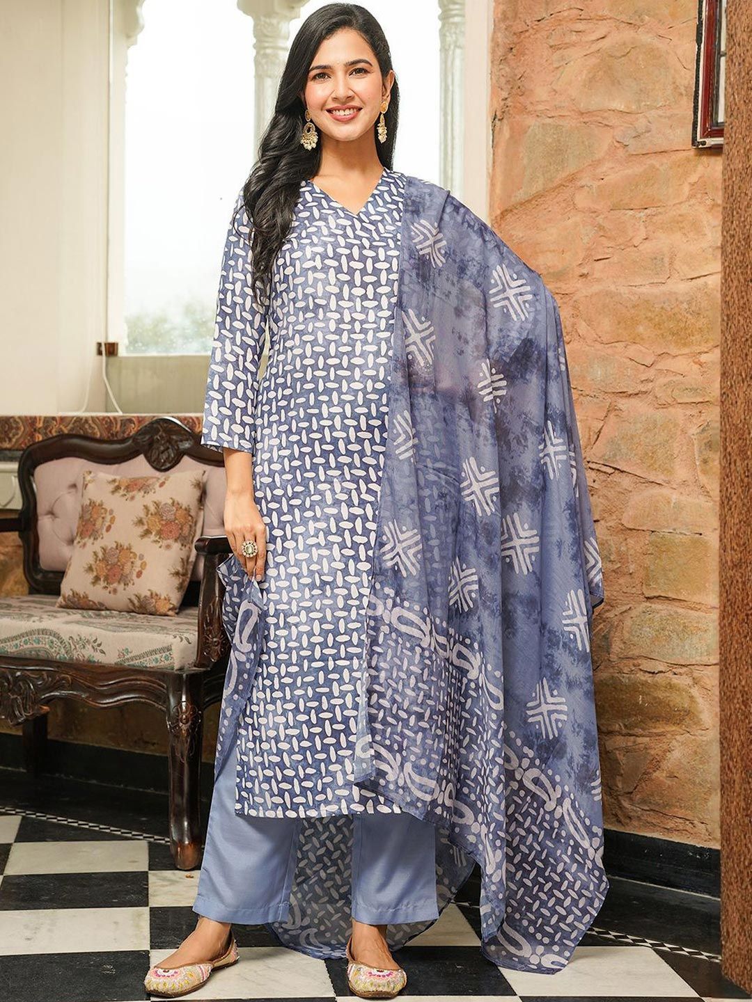 Dhiyona KL Ethnic Motifs Printed V-Neck Straight Kurta With Trousers & Dupatta