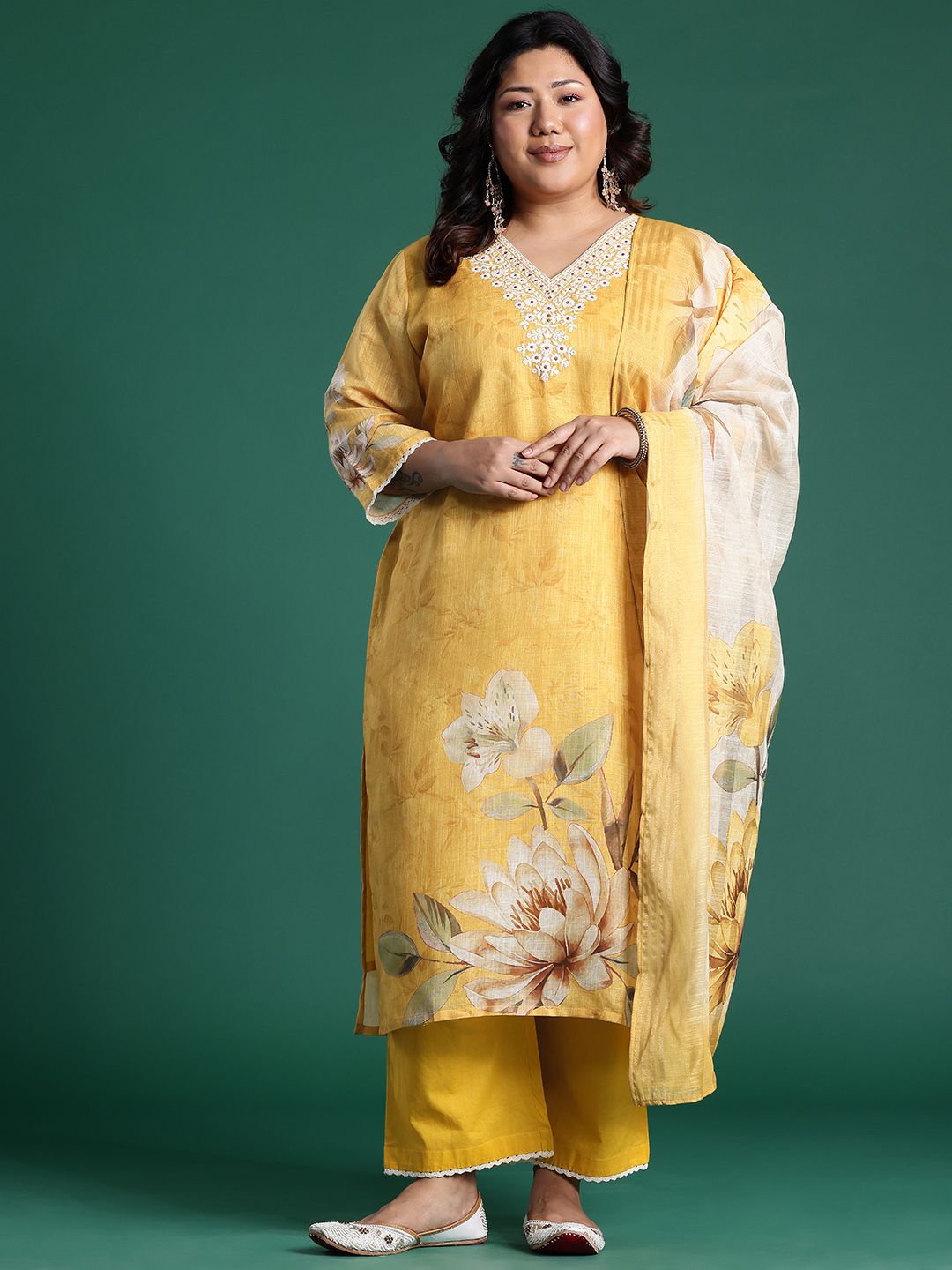 Dhiyona Women's Plus Size Floral Print Regular Thread Work Kurta with Palazzos & Dupatta