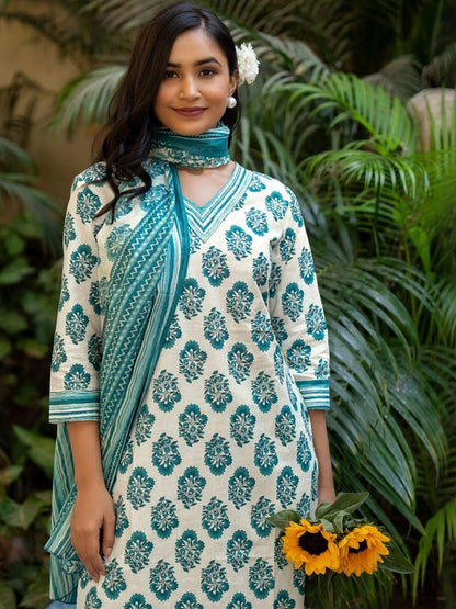 Dhiyona KL Women White Pure Cotton Kurta Sets