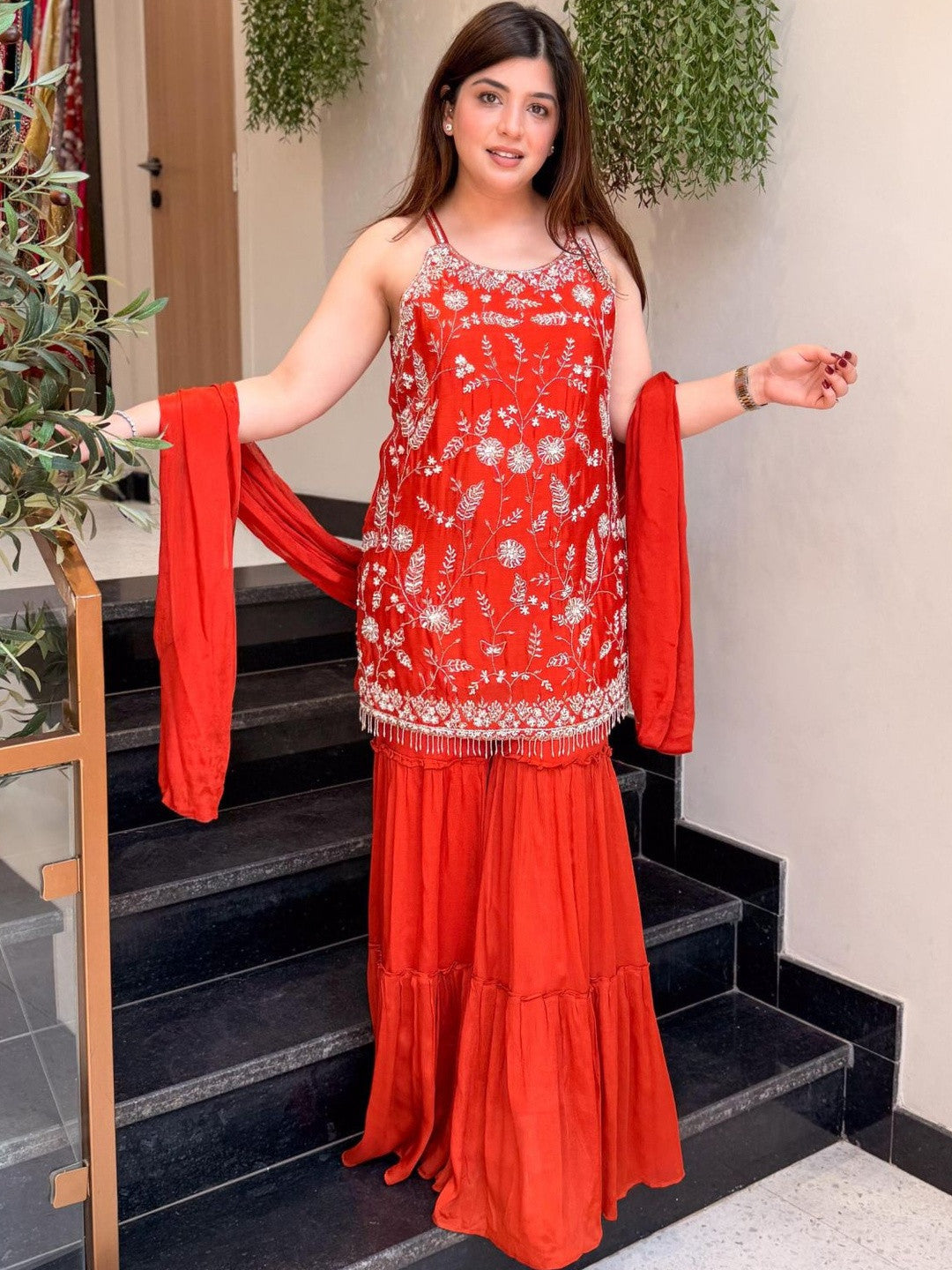 Dhiyona SN Women Floral Embroidered Regular Thread Work Kurta with Sharara & With Dupatta