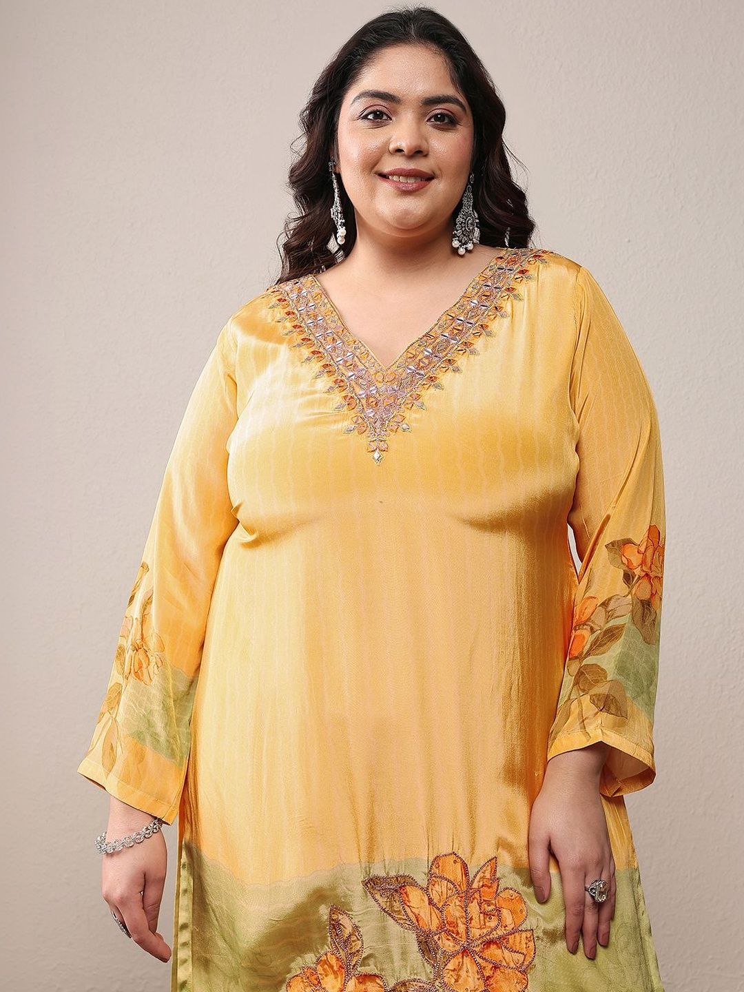 Dhiyona Women's Plus Size Floral Printed Silk Crepe Kurta with Trousers & Dupatta