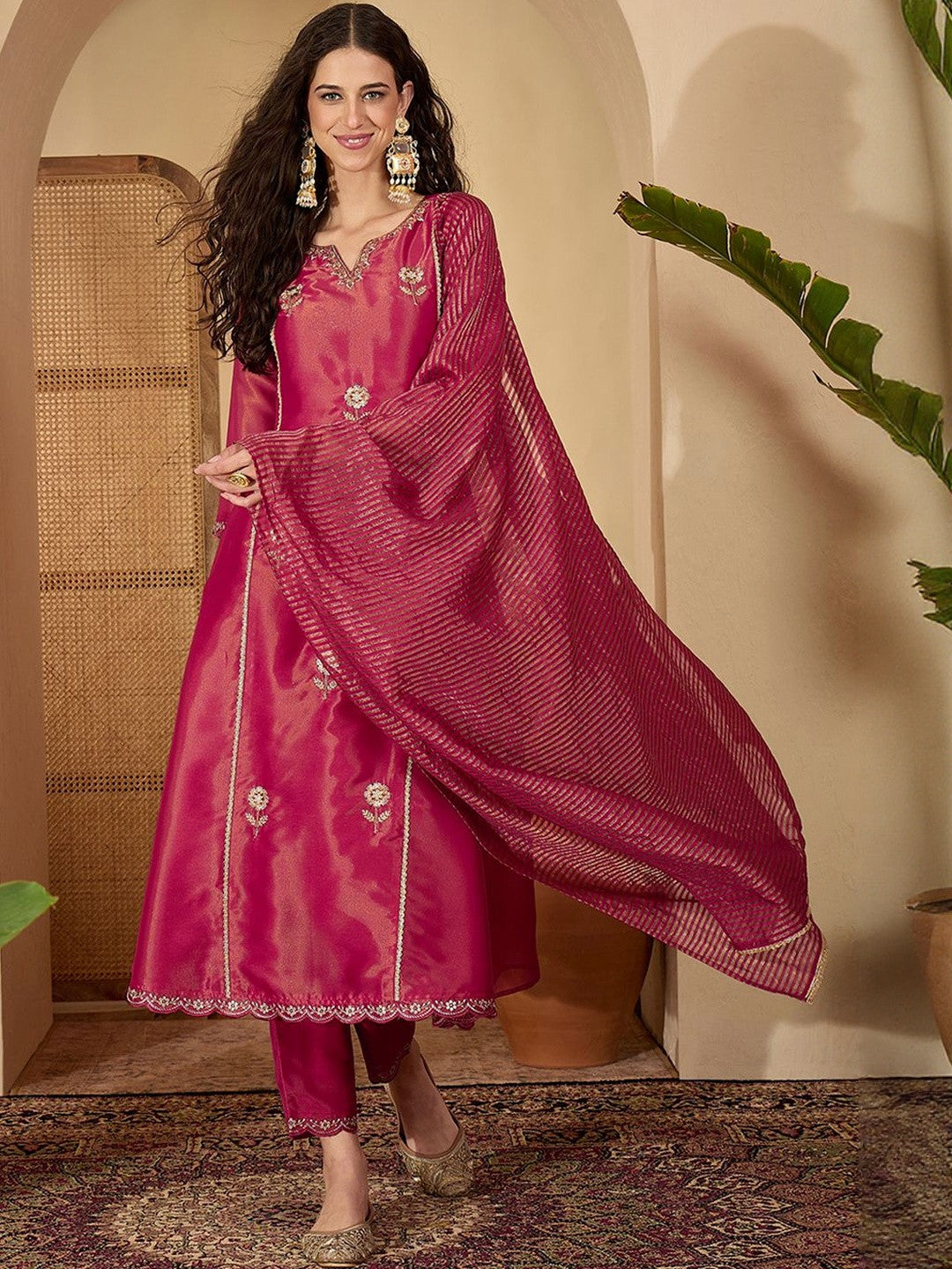 Women Magenta Sequence Embroidered Kurta Set
