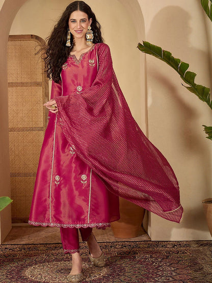 Women Magenta Sequence Embroidered Kurta Set