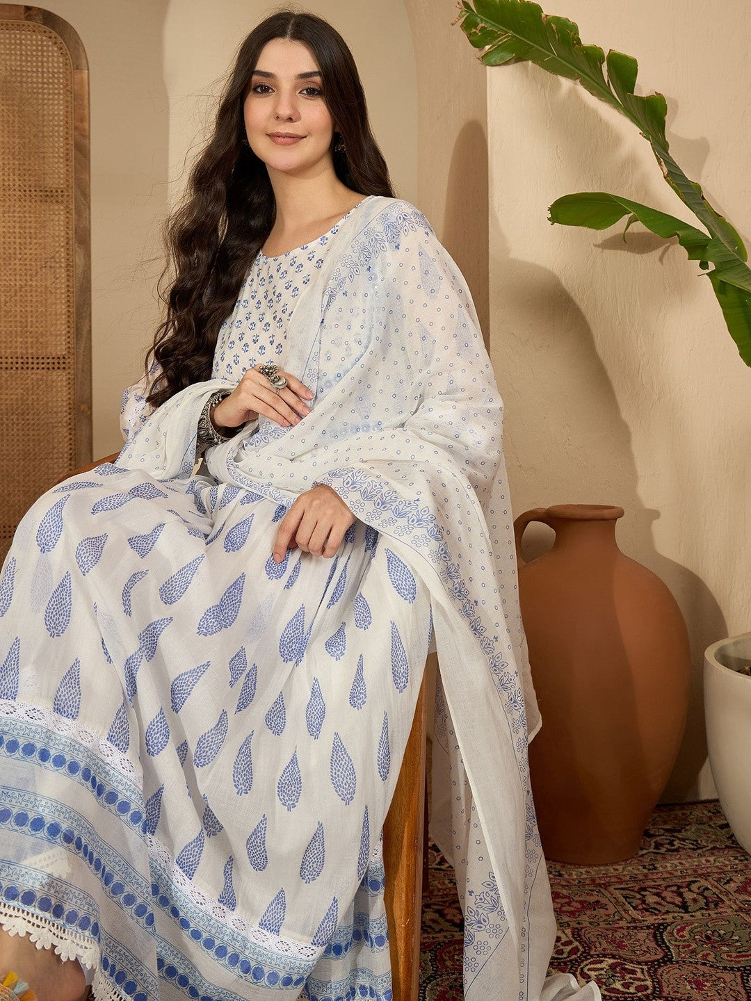 Women Cream & Indigo Blue Cotton Blend Ethnic Motifs Anarkali Kurta Set
