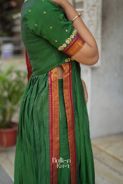 Dhiyona BN Gunjan Handloom Kurta Set (Dress) in Green