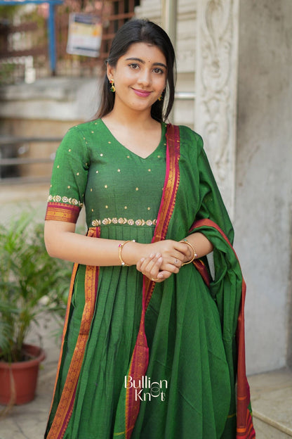 Dhiyona BN Gunjan Handloom Kurta Set (Dress) in Green