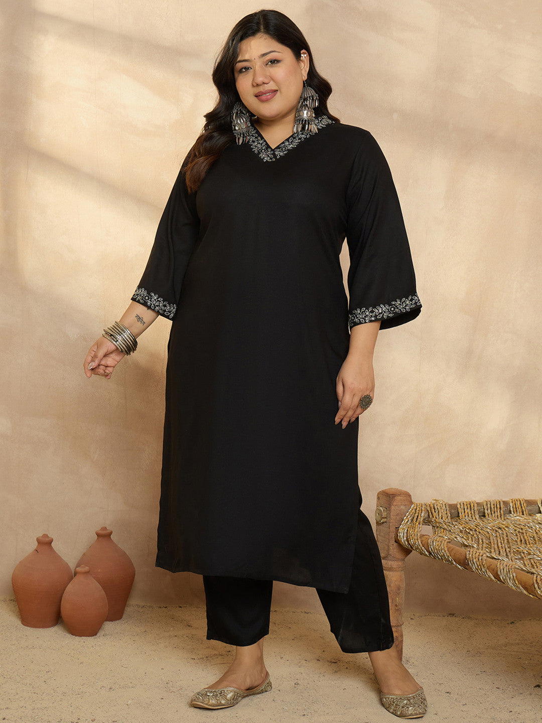 Plus Size Ethnic Motifs Embroidered Regular Thread Work Kurta with Trousers