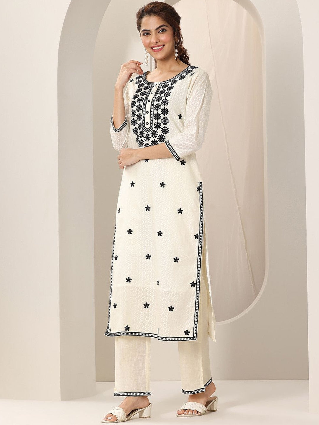 Women Ethnic Motifs Embroidered Regular Thread Work Kurta with Trousers & Dupatta