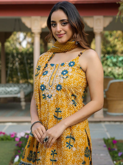 Dhiyona RR Women's Ethnic Motifs Printed Regular Beads and Stones Pure Cotton Kurta with Trousers & With