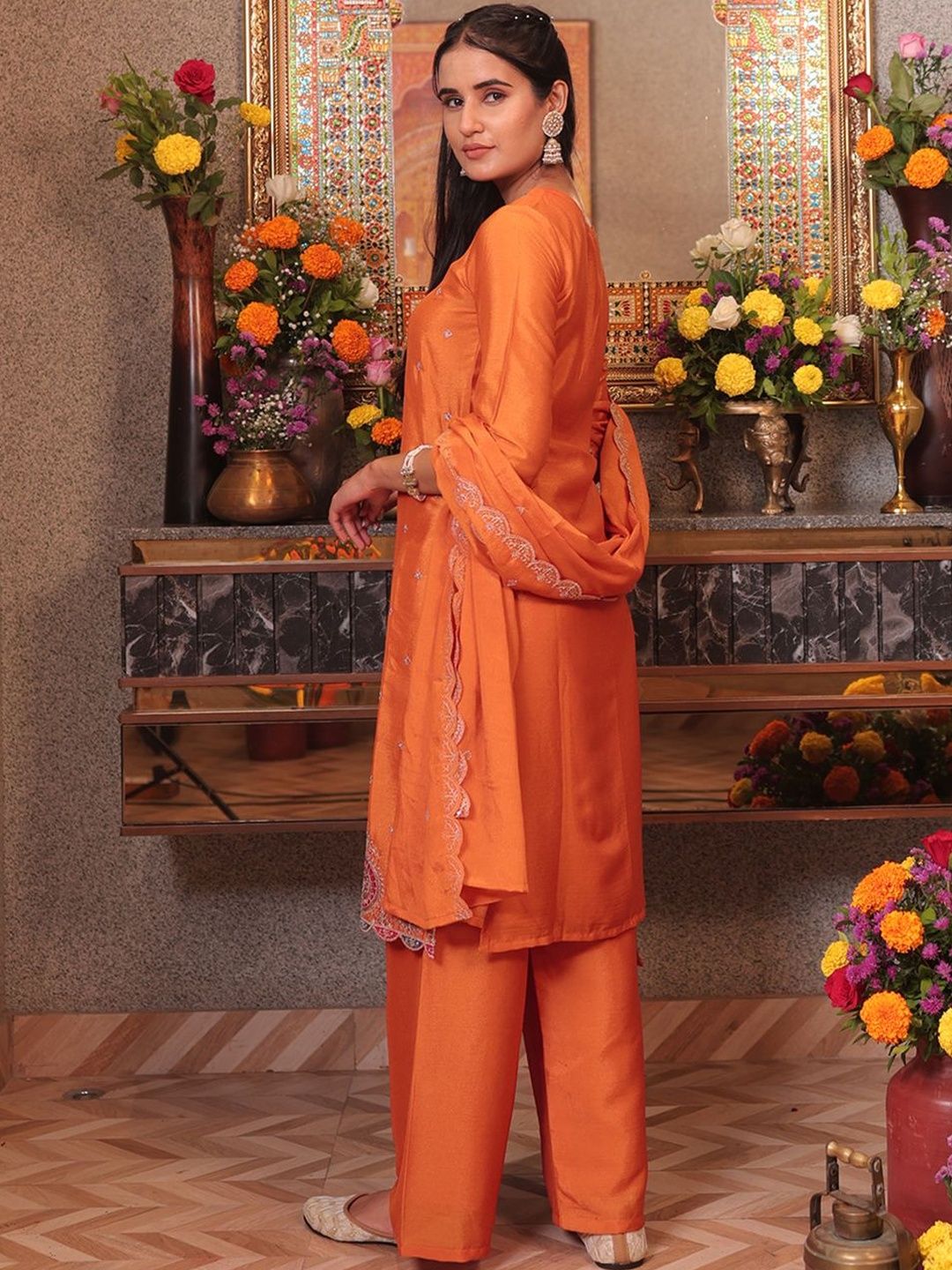 Dhiyona CH Women Ethnic Motifs Embroidered Regular Thread Work Kurta with Palazzos & With Dupatta