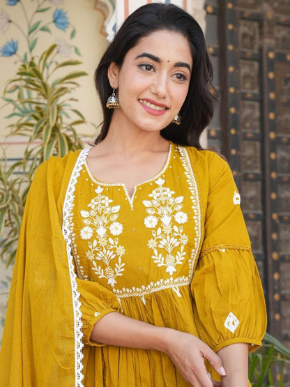 Dhiyona KL Women Floral Embroidered Kurta with Trousers & Dupatta