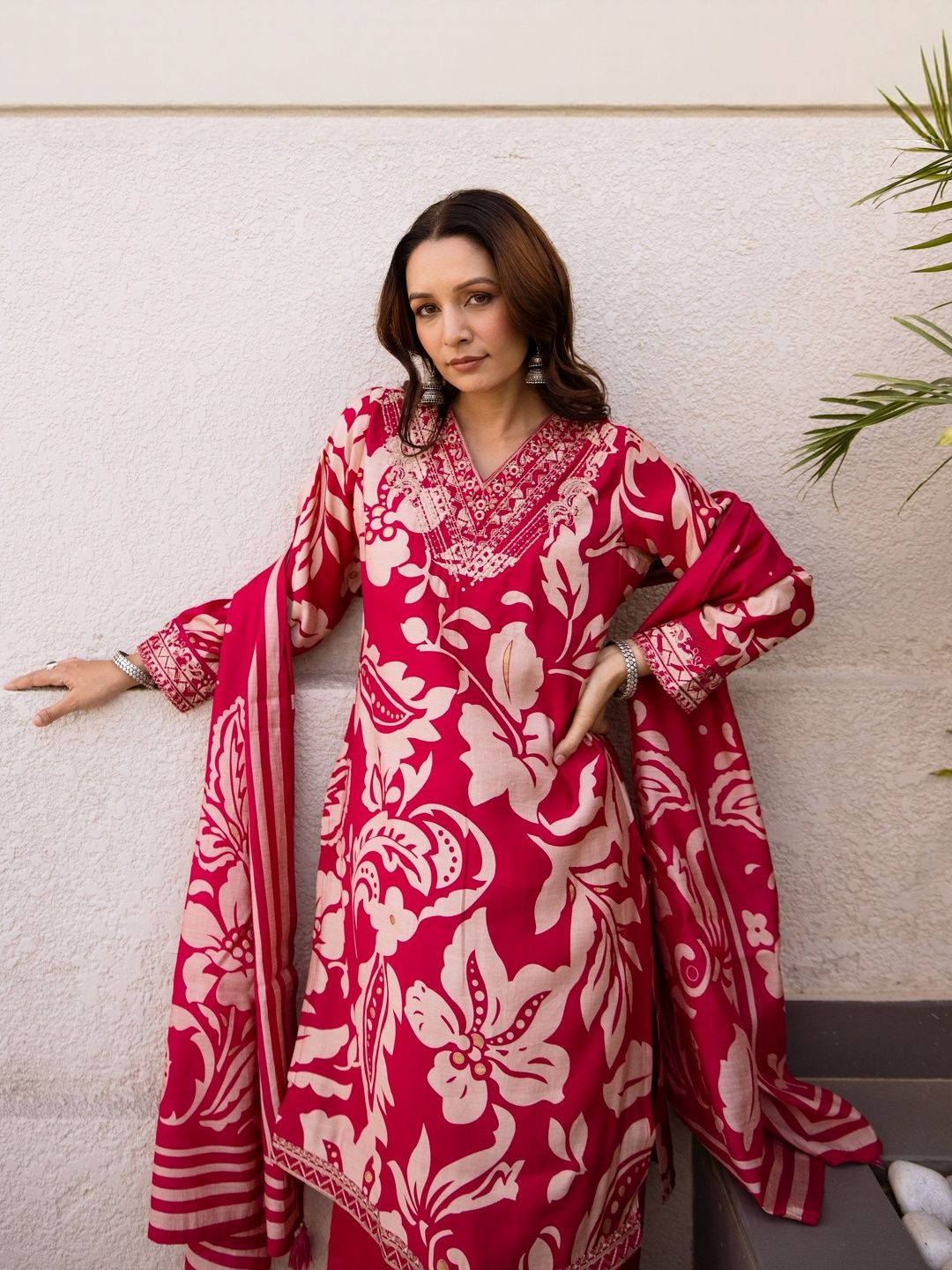 Dhiyona SN Women Floral Printed Regular Sequinned Kurta with Palazzos & Dupatta