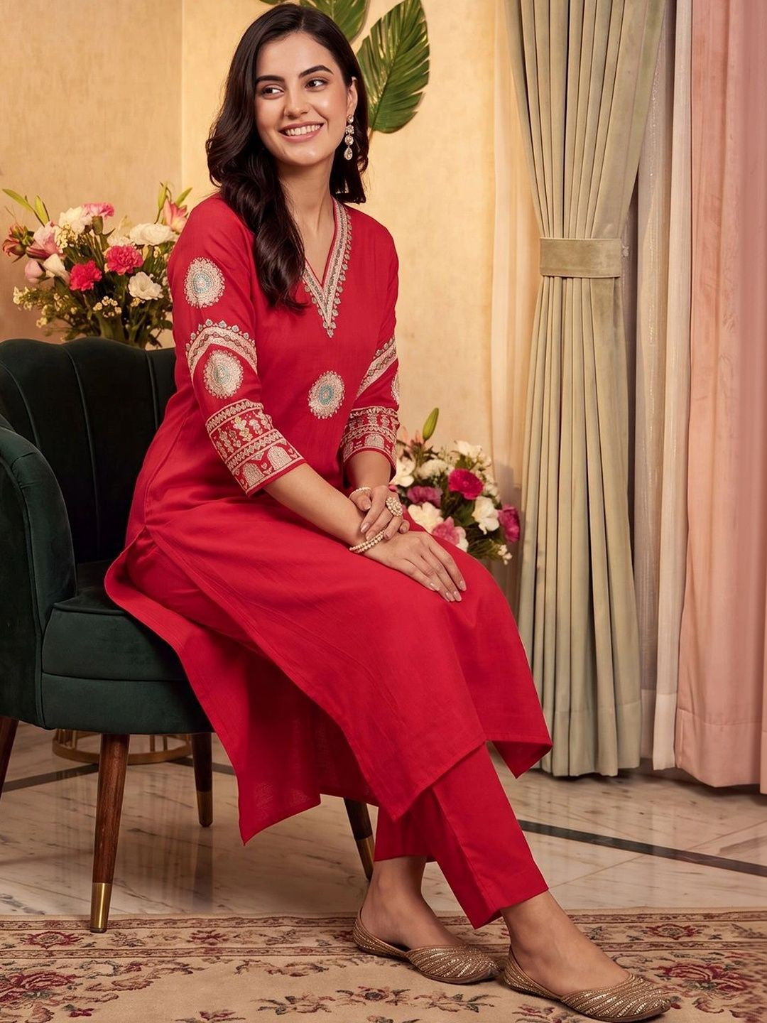 Women Ethnic Motifs Embroidered Regular Thread Work Kurta with Trousers