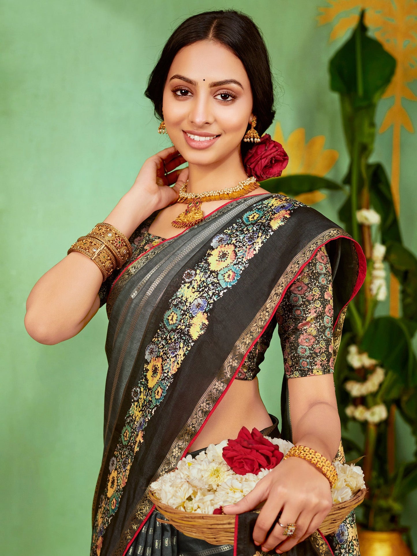 Women's Soft Silk Grey Embellished Designer Saree With Blouse Piece