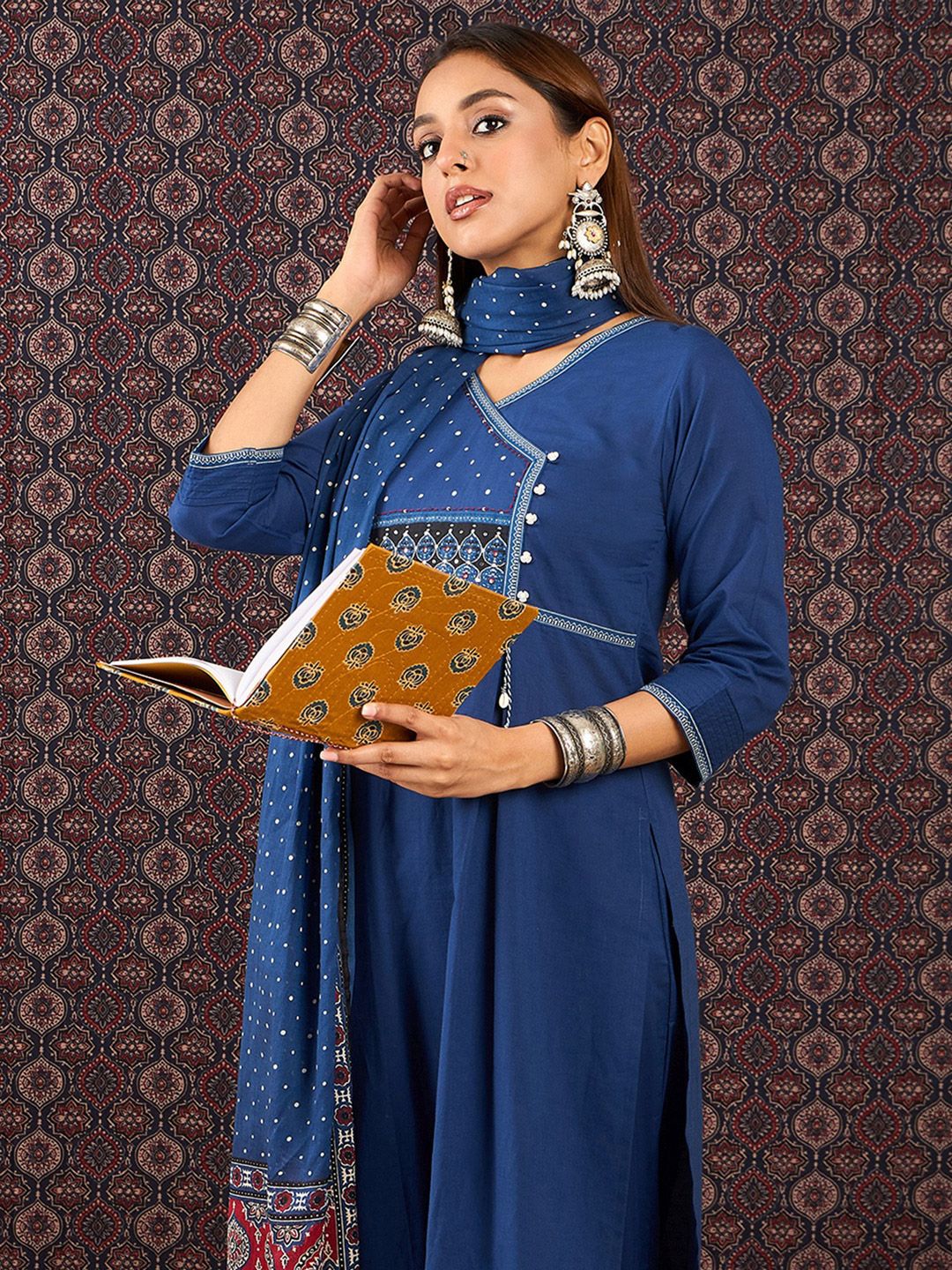 Dhiyona IE Women Ethnic Motifs Printed Pure Cotton Kurta with Trouser & Dupatta