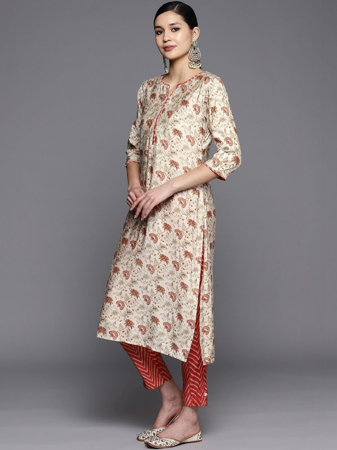 Women Floral Printed Regular Kurta with Trousers & With Dupatta