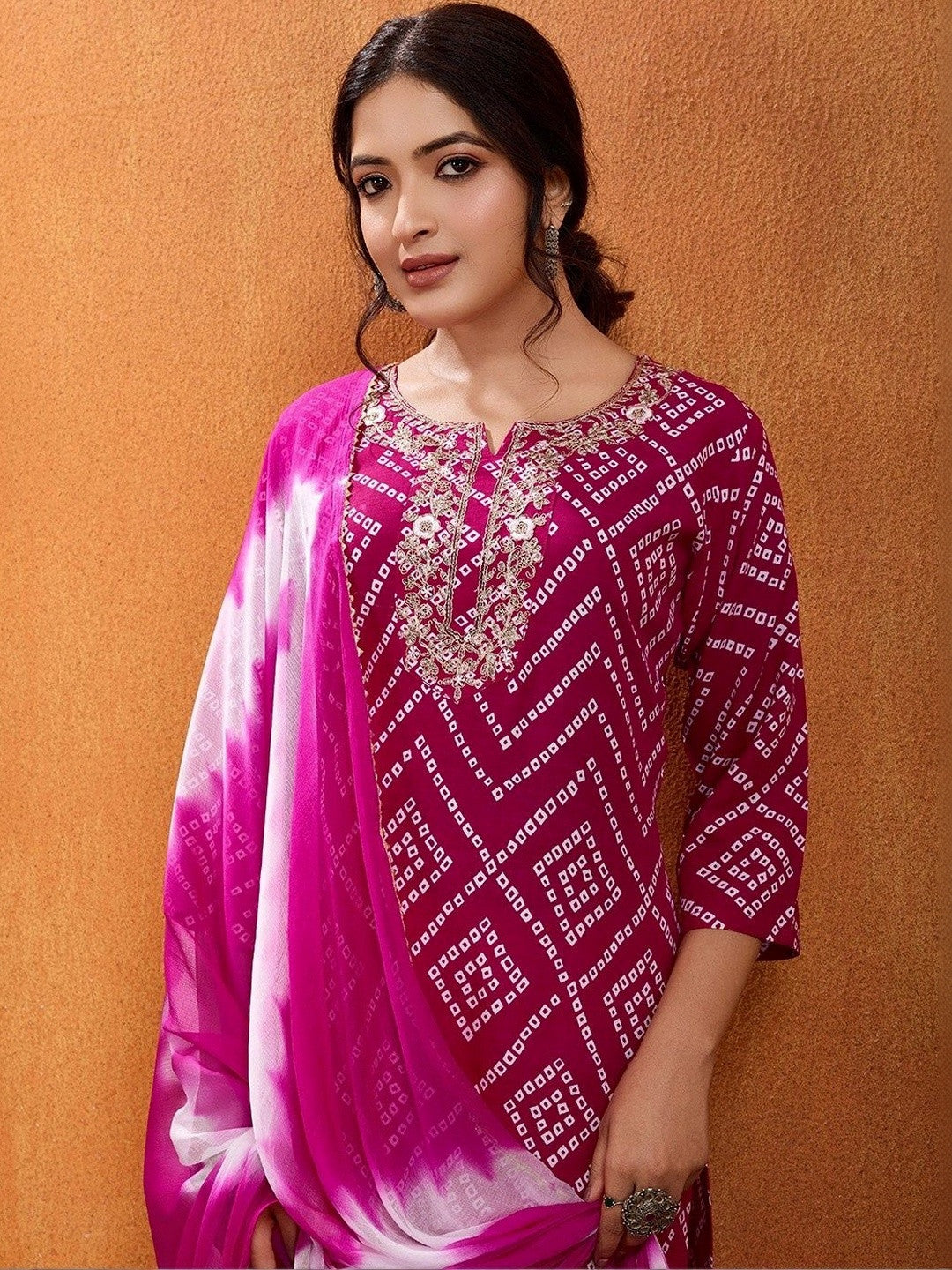 Women Bandhani Dyed Regular Thread Work Kurta with Trousers & With Dupatta