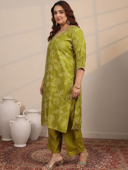 Dhiyona Women's Plus Size Floral Printed V-Neck Straight Kurta With Trousers & Dupatta