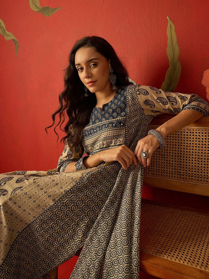 Women Paisley Printed Empire Mirror Work Pure Cotton Kurta with Trousers & With Dupatta