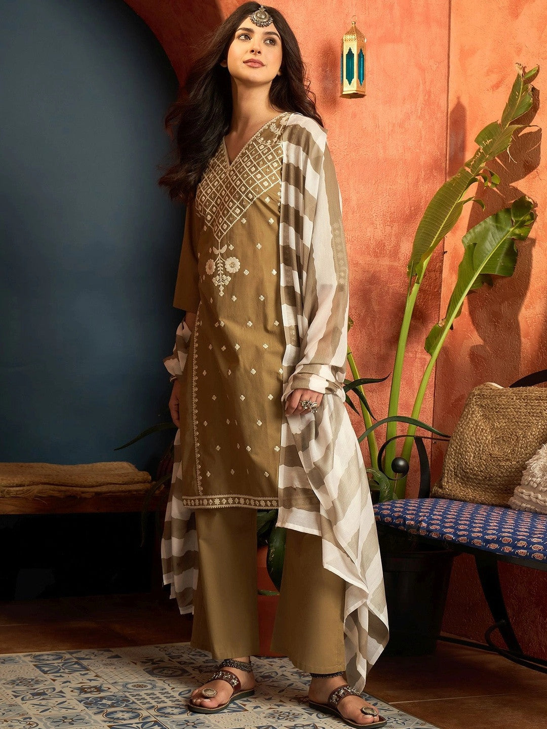 Women Ethnic Motifs Embroidered Regular Thread Work Pure Cotton Kurta with Trousers & With Dupatta