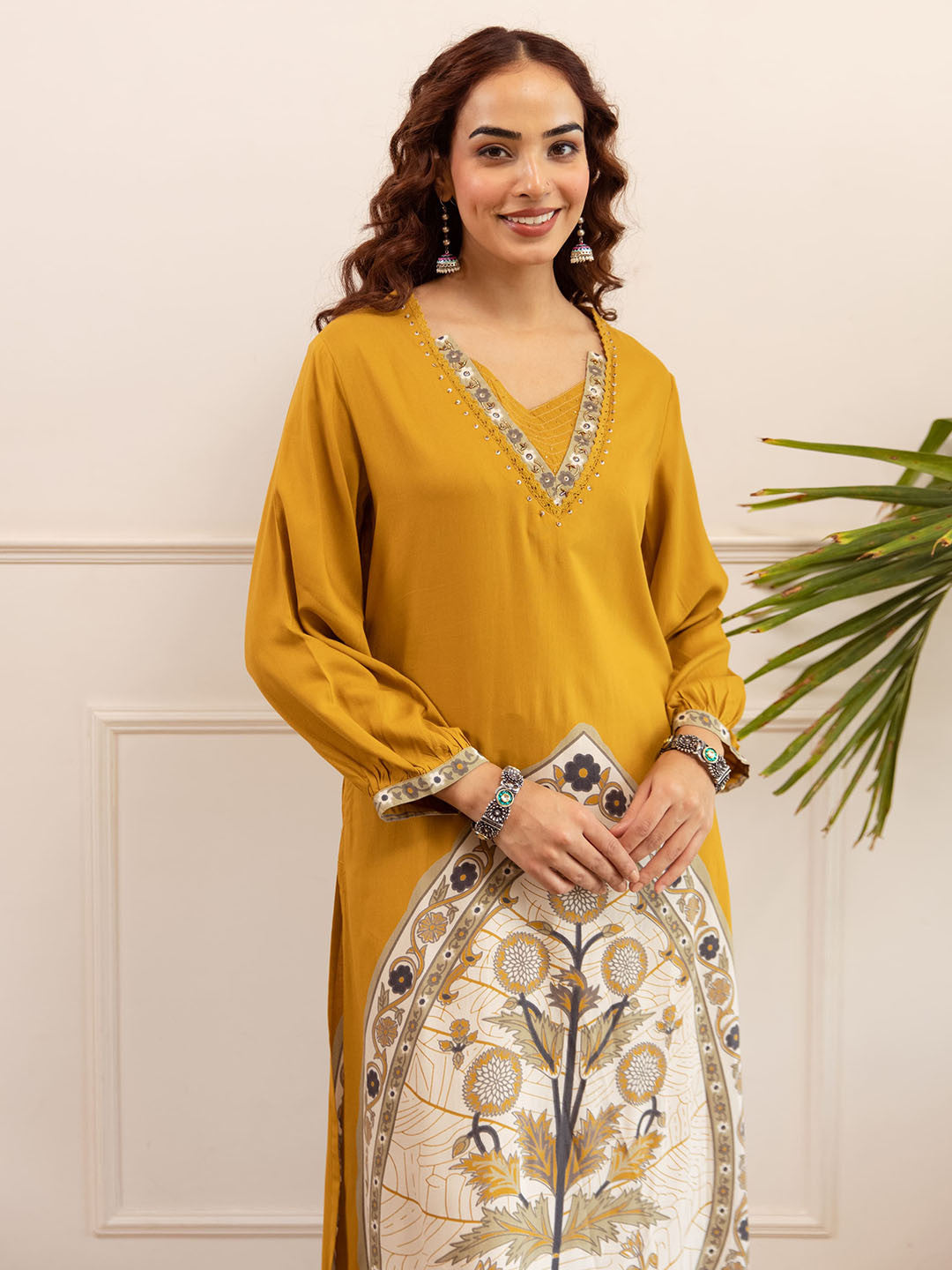 Women Floral Printed Regular Sequinned Kurta with Palazzos