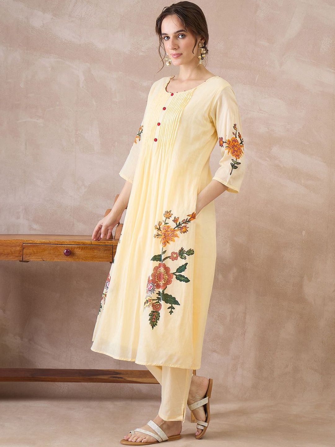 Dhiyona IE Women Floral Printed Pleated Pure Cotton Kurta with Trousers