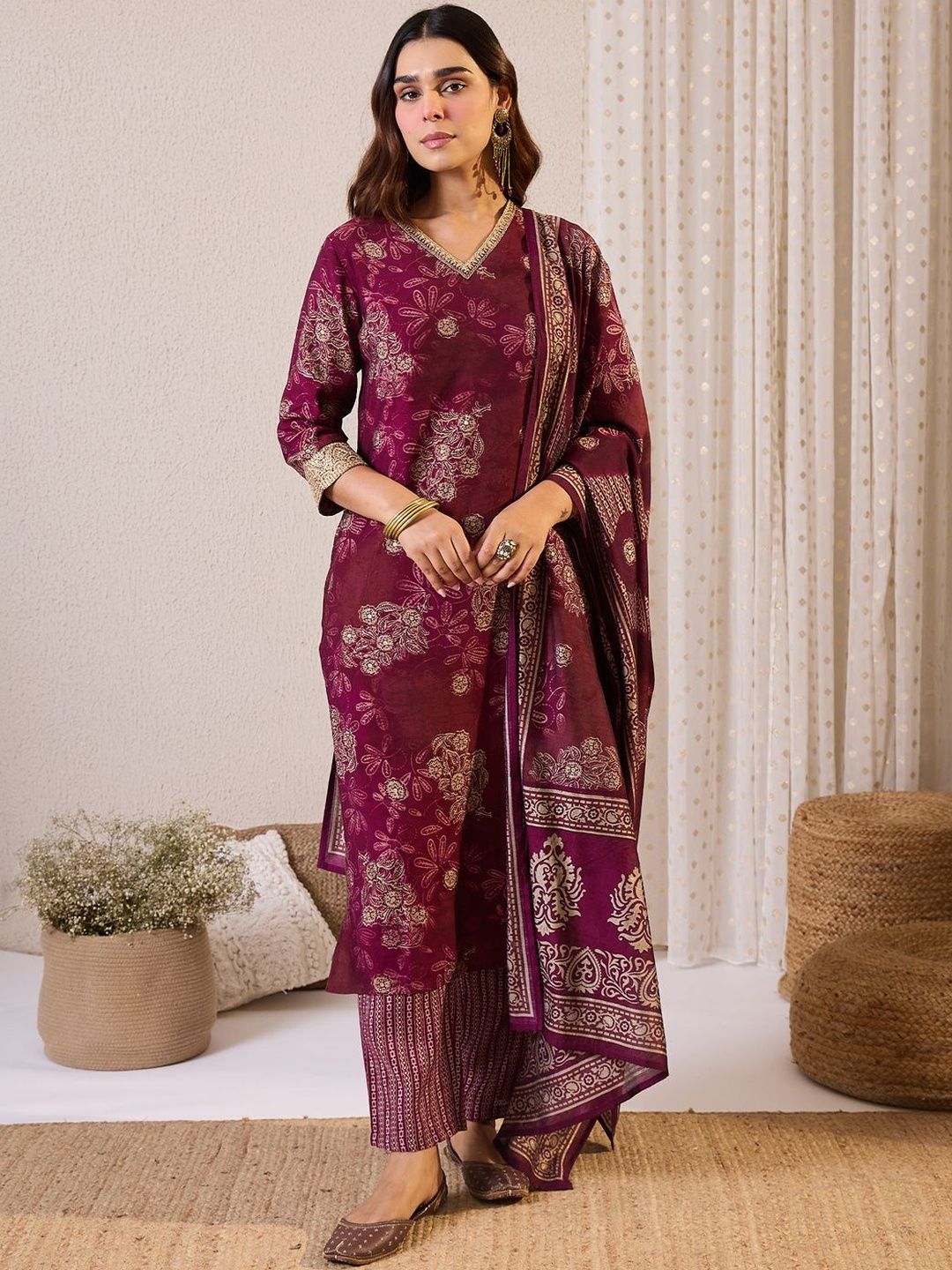 Dhiyona IE Women Floral Printed Regular Chanderi Silk Kurta with Trousers & With Dupatta