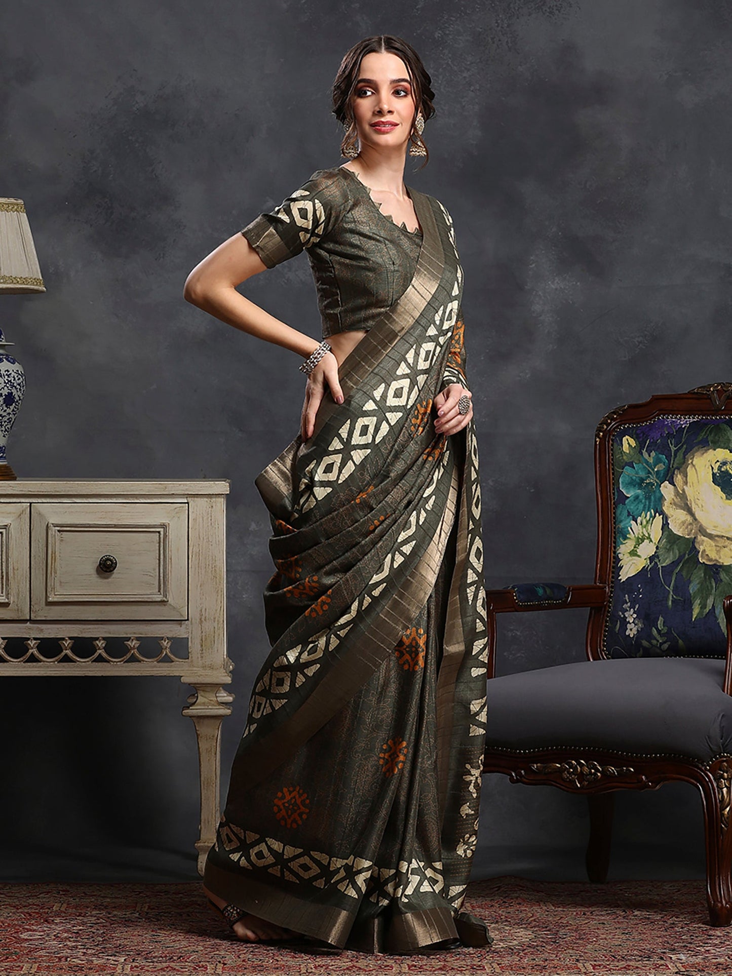 Women's Silk Blend Blue Printed Designer Saree With Blouse Piece
