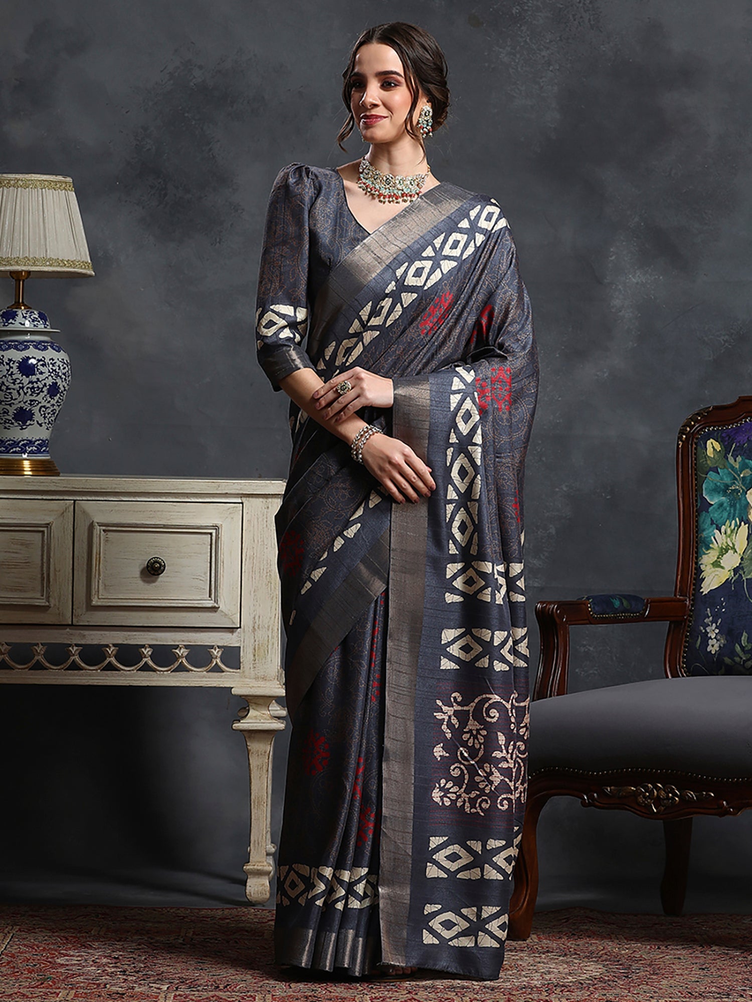 Women's Silk Blend Grey Printed Designer Saree With Blouse Piece