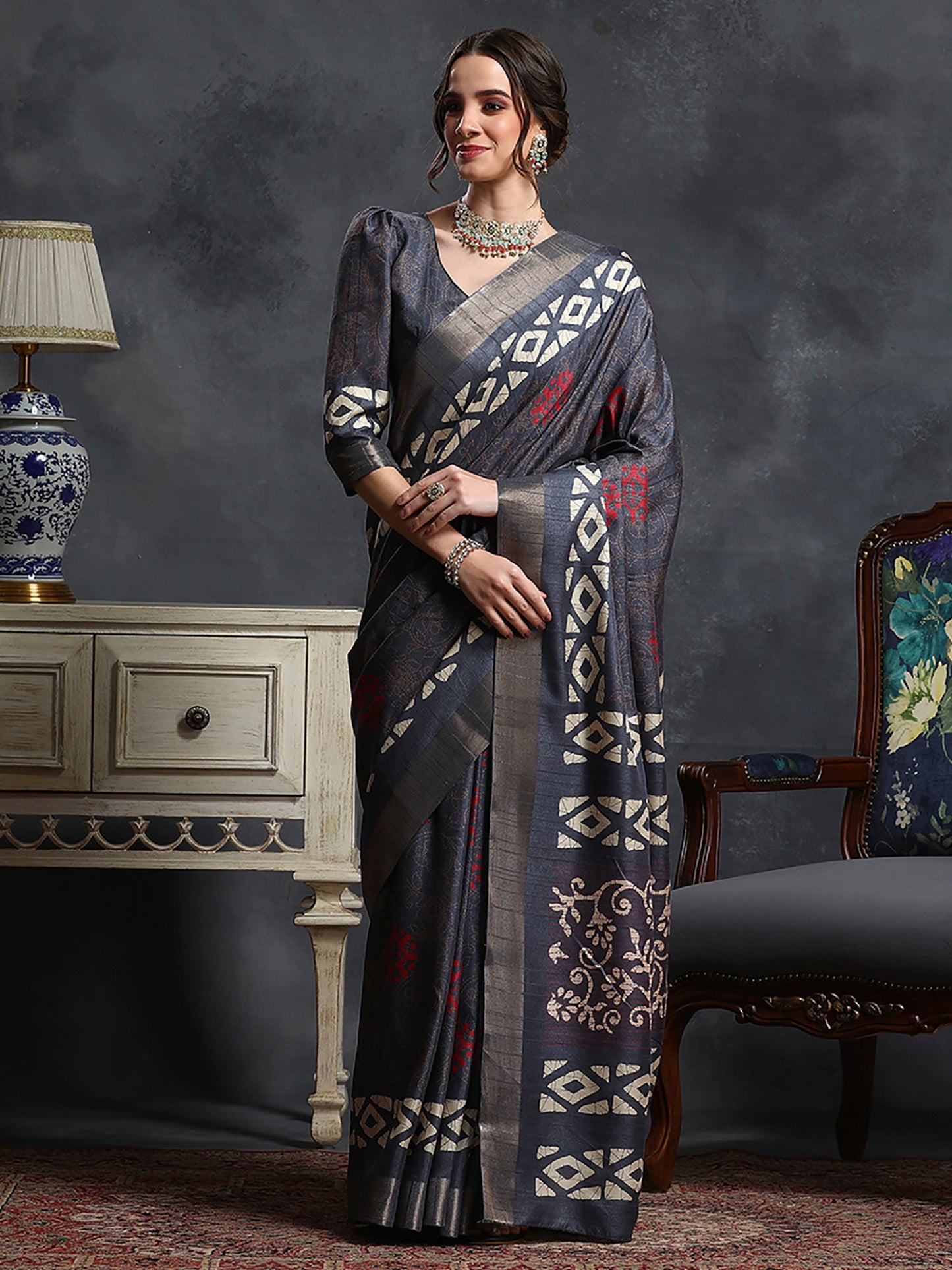Women's Silk Blend Grey Printed Designer Saree With Blouse Piece