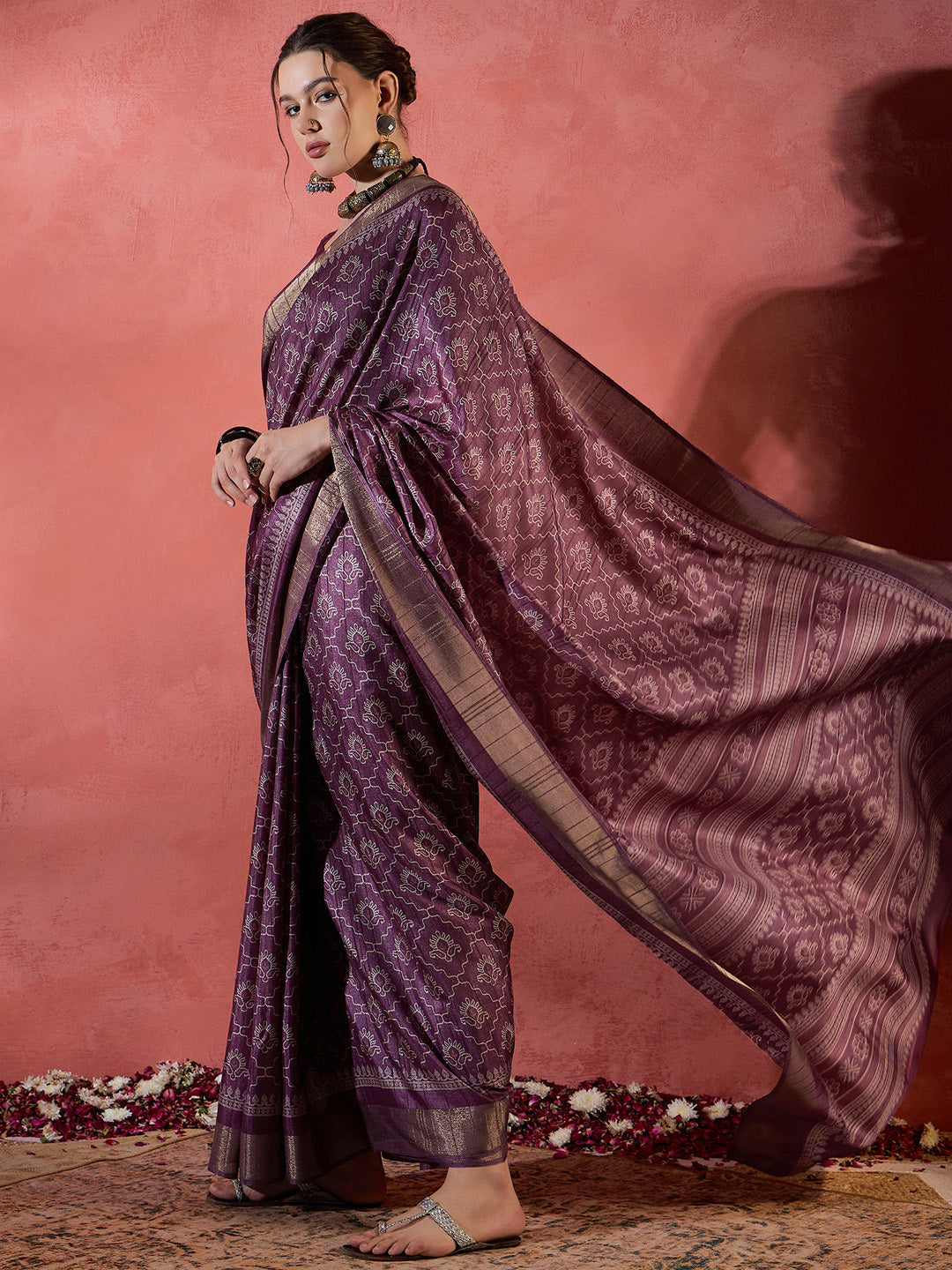 Women's Silk Blend Magenta Printed Designer Saree With Blouse Piece