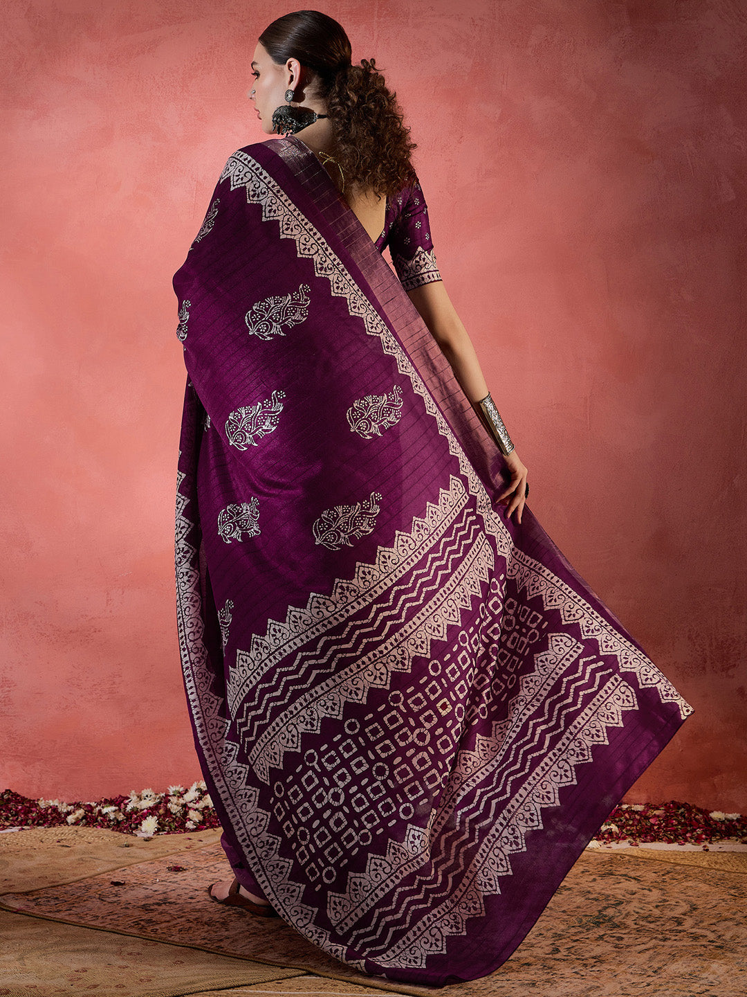 Women's Silk Blend Magenta Printed Designer Saree With Blouse Piece