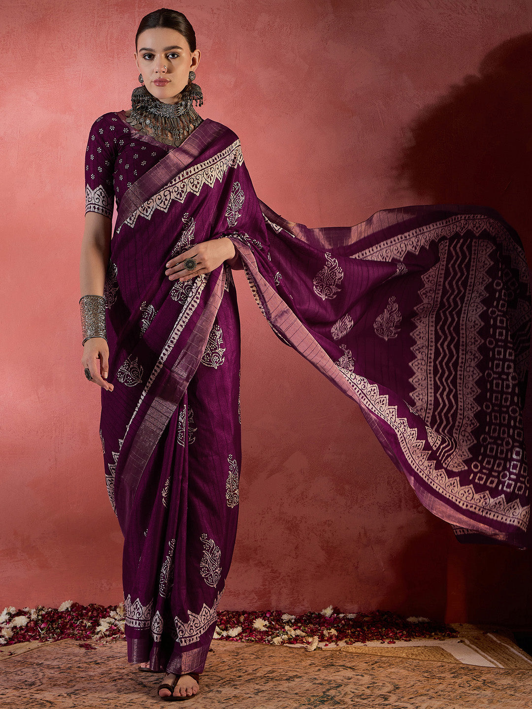 Women's Silk Blend Magenta Printed Designer Saree With Blouse Piece