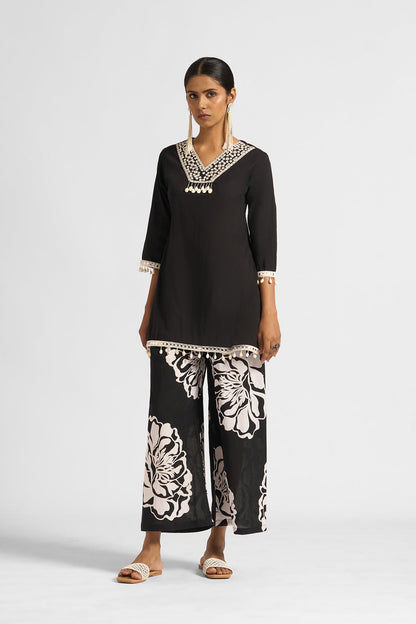 Zareena Kurta Set