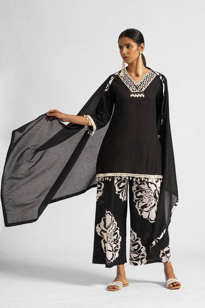 Zareena Kurta Set