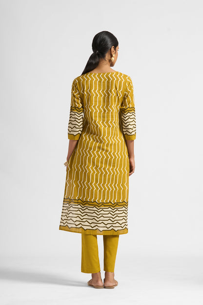 Awaiz Kurta Set