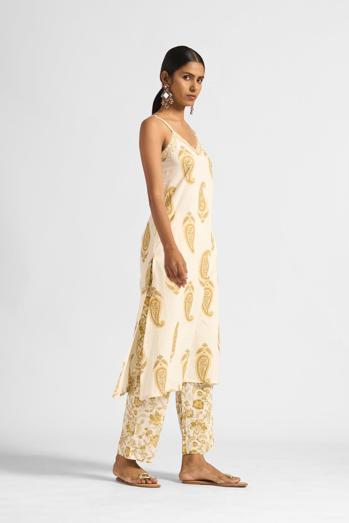 Nashwa Kurta Set