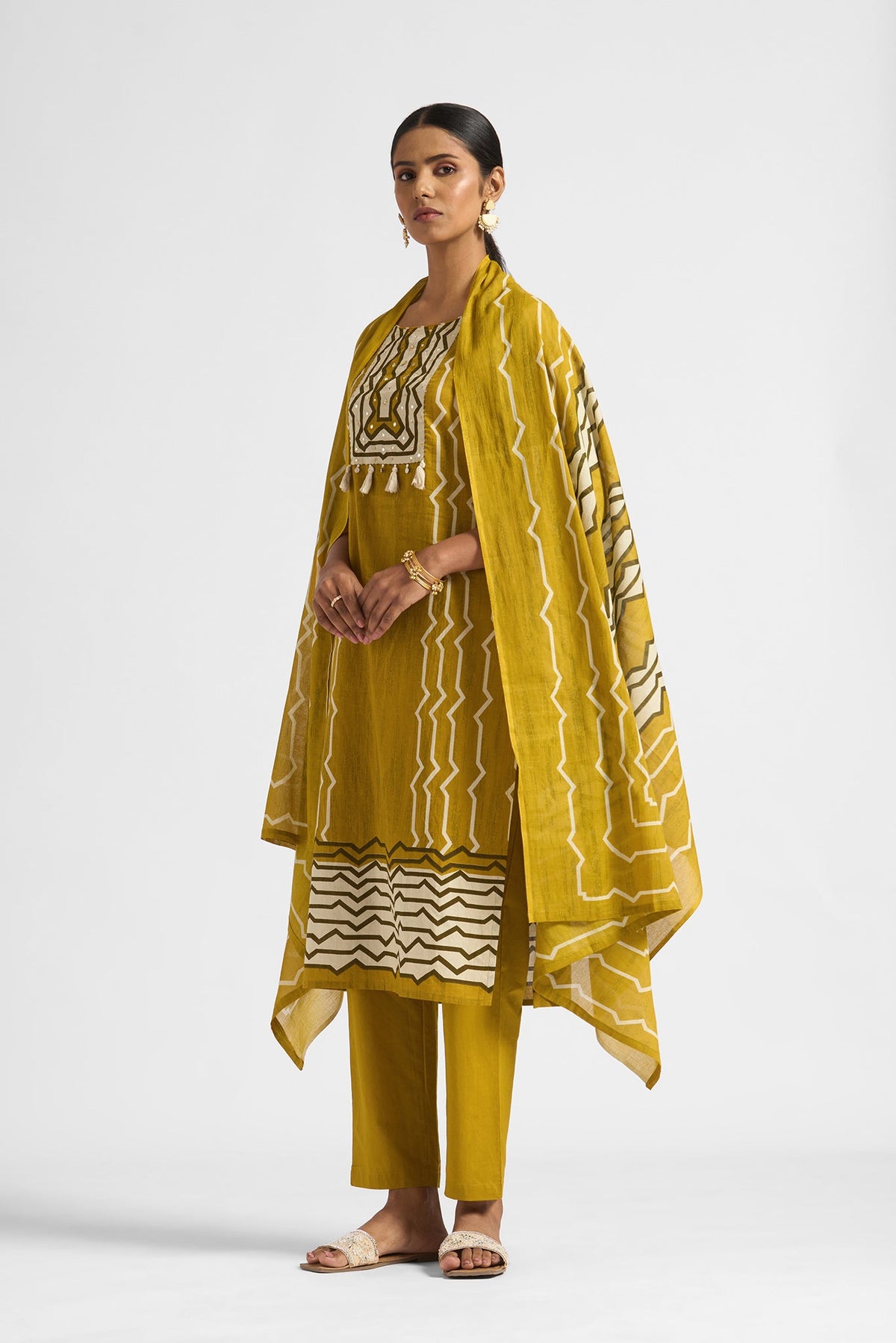 Awaiz Kurta Set