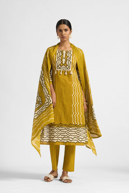 Awaiz Kurta Set
