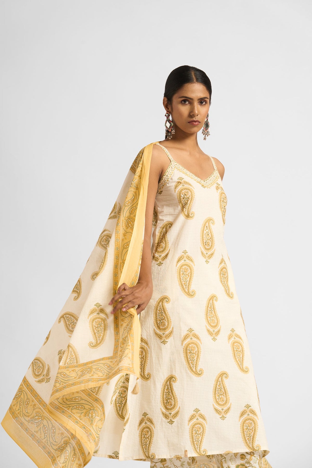 Nashwa Kurta Set