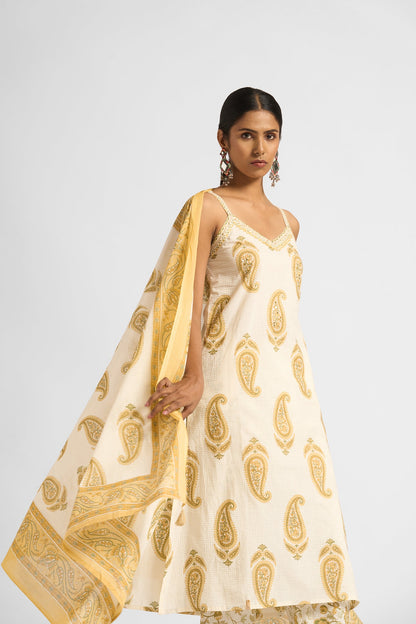 Nashwa Kurta Set