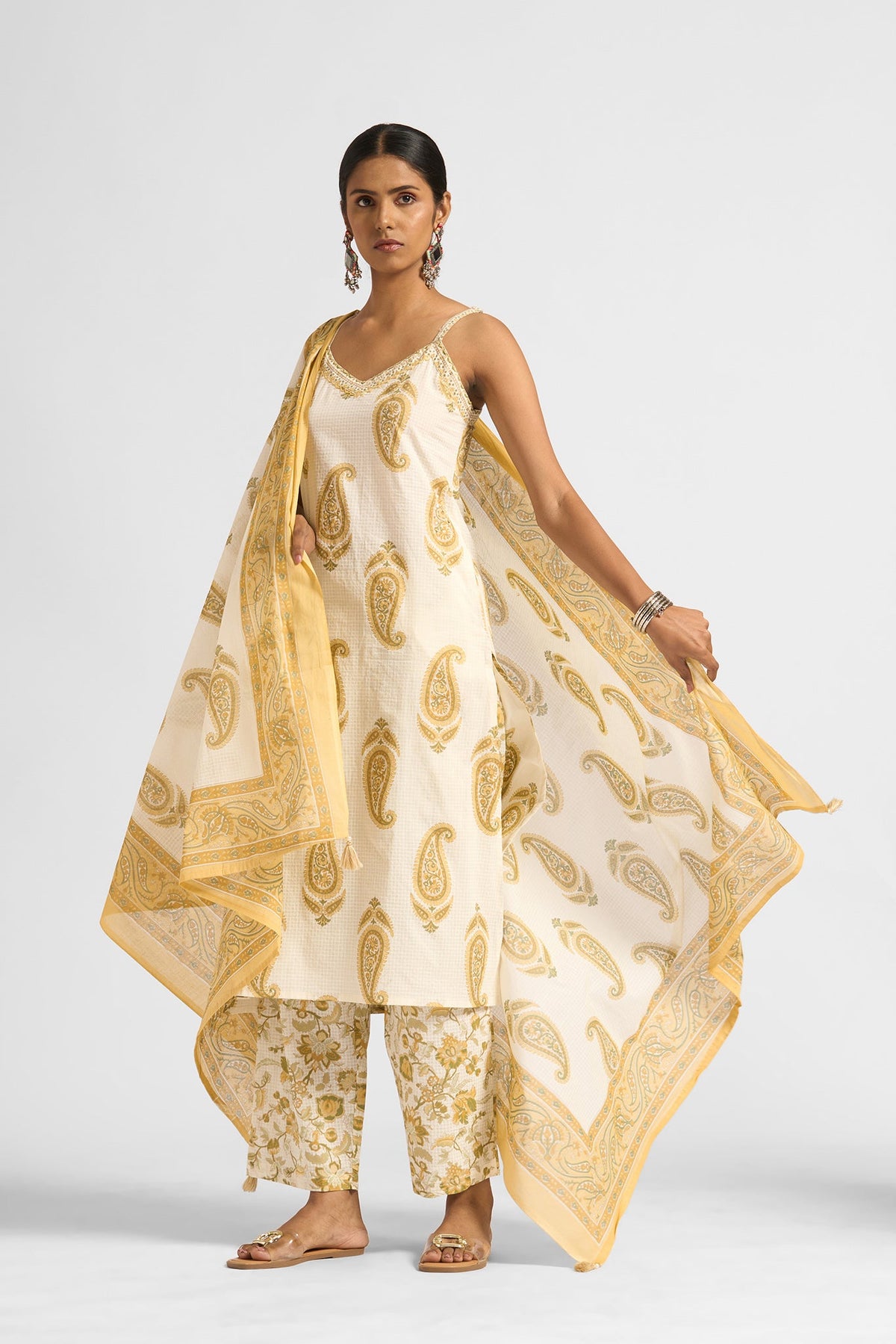 Nashwa Kurta Set